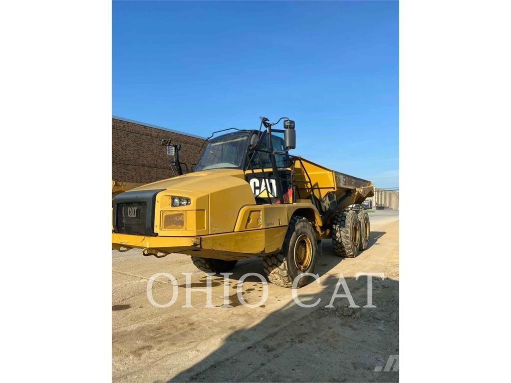 CAT 725C2 Шарнирно-сочленённые самосвалы