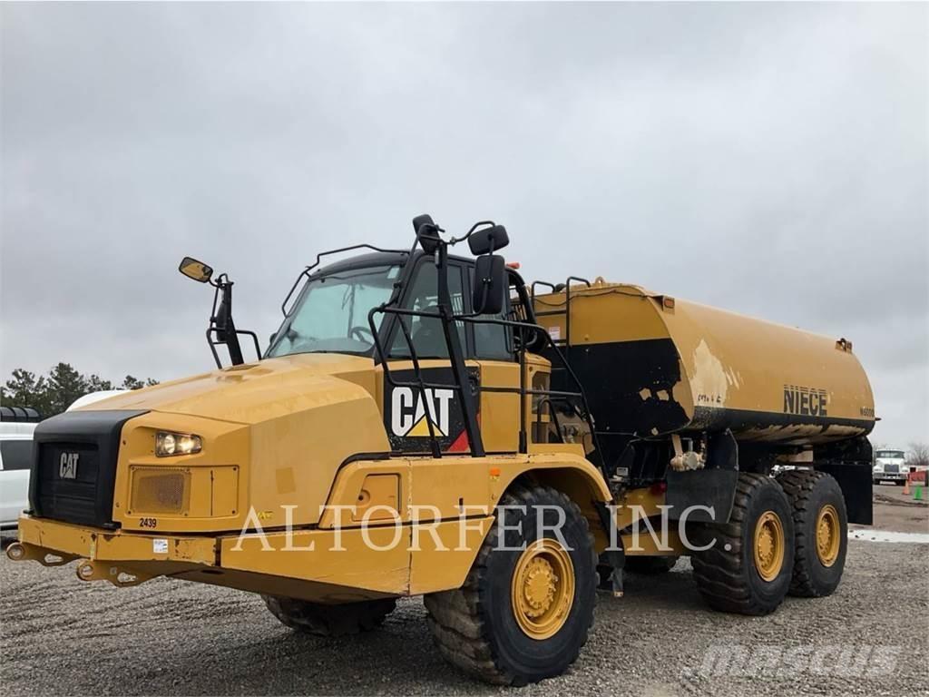 CAT 725C2 WT Шарнирно-сочленённые самосвалы