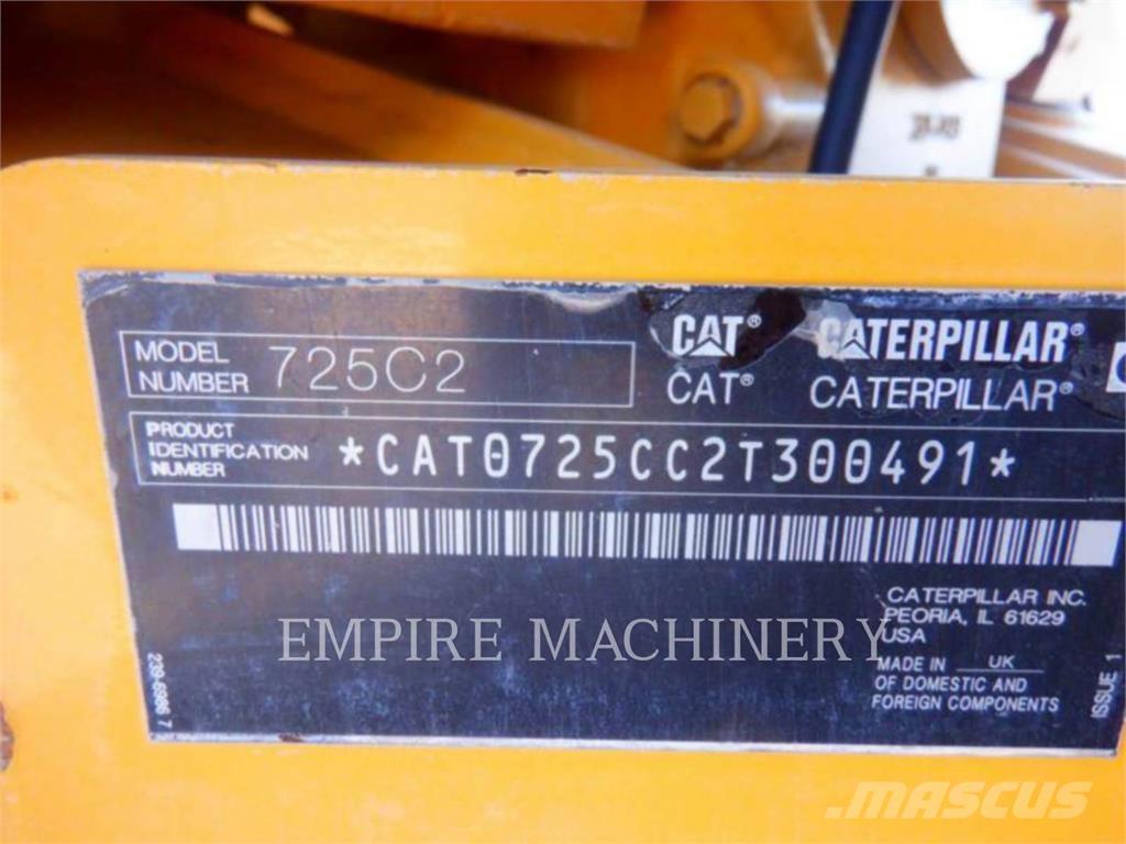 CAT 725C2 WT Поливочные машины