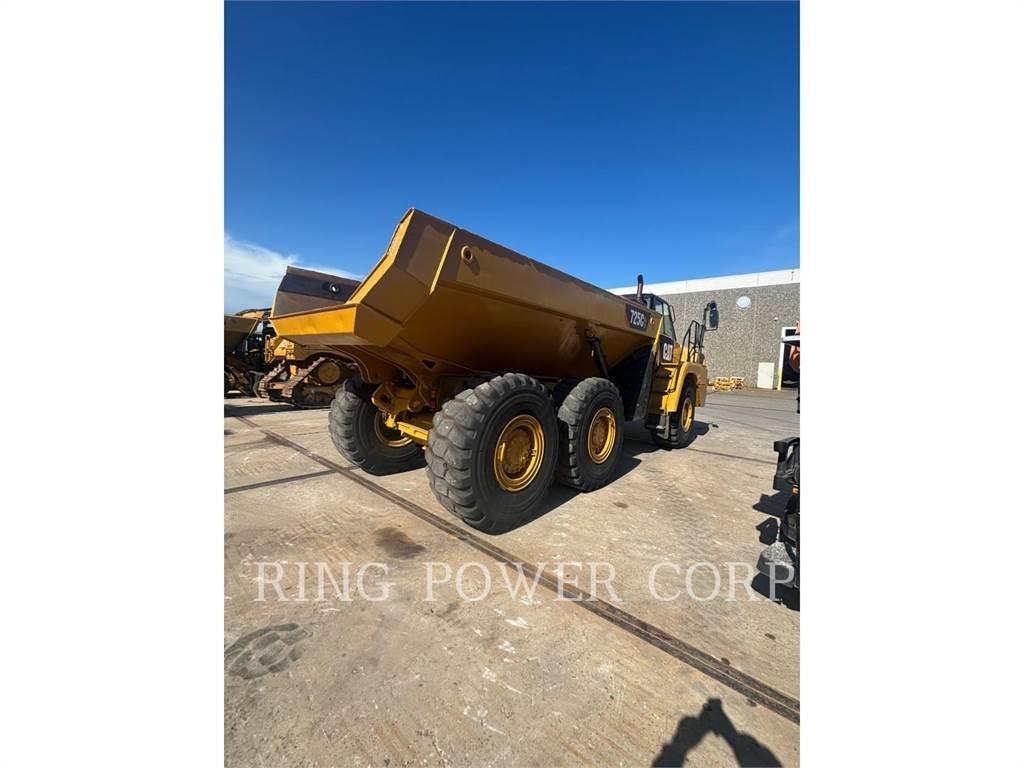 CAT 725C2TG Шарнирно-сочленённые самосвалы