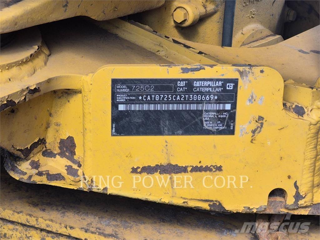 CAT 725C2TG Шарнирно-сочленённые самосвалы