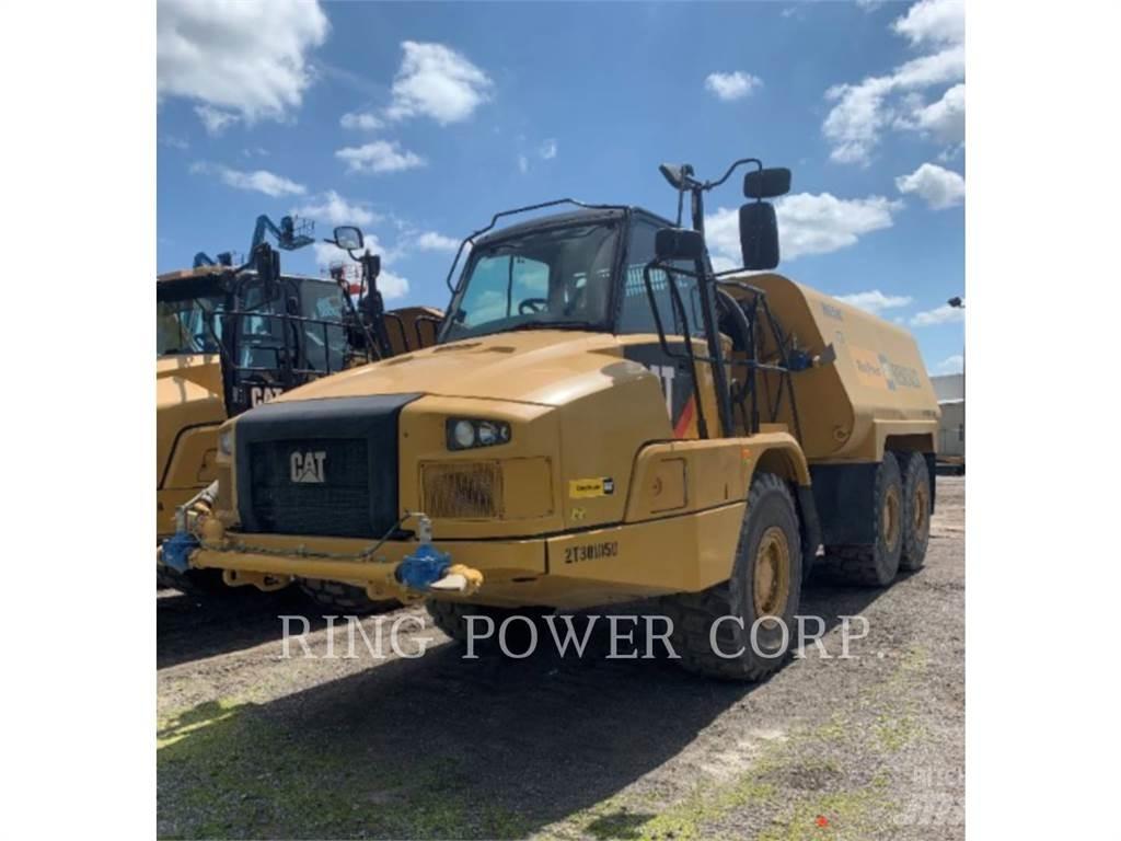 CAT 725C2WW Грузовики-цистерны