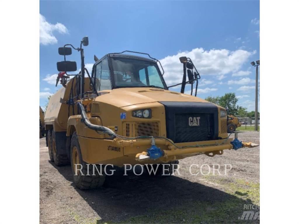 CAT 725C2WW Грузовики-цистерны
