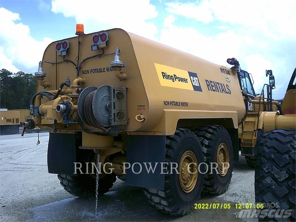CAT 725C2WW Грузовики-цистерны