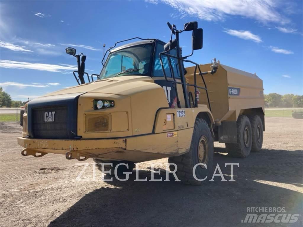 CAT 725CWT Грузовики-цистерны