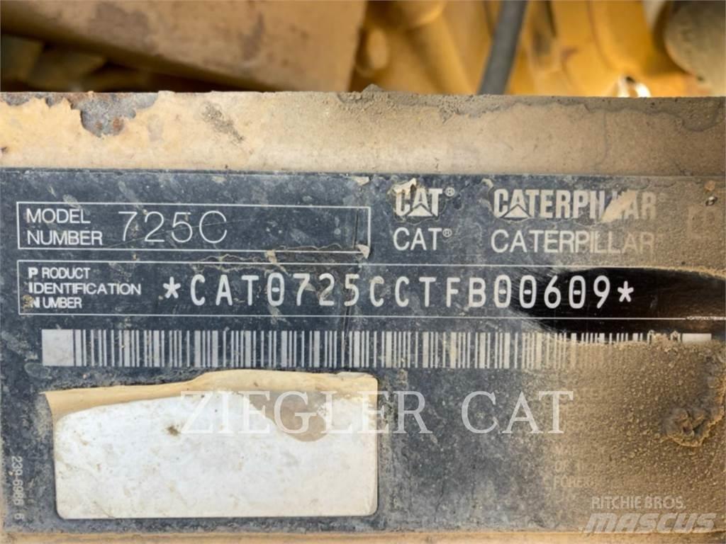 CAT 725CWT Грузовики-цистерны