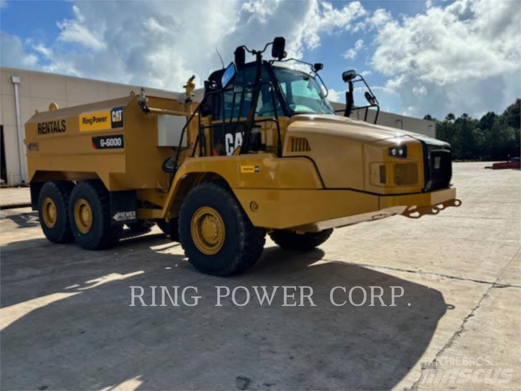 CAT 725CWW Грузовики-цистерны