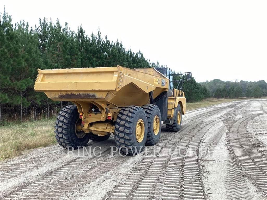 CAT 725TG Шарнирно-сочленённые самосвалы