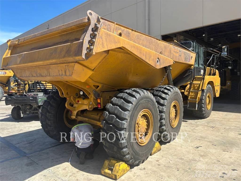 CAT 725TG Шарнирно-сочленённые самосвалы
