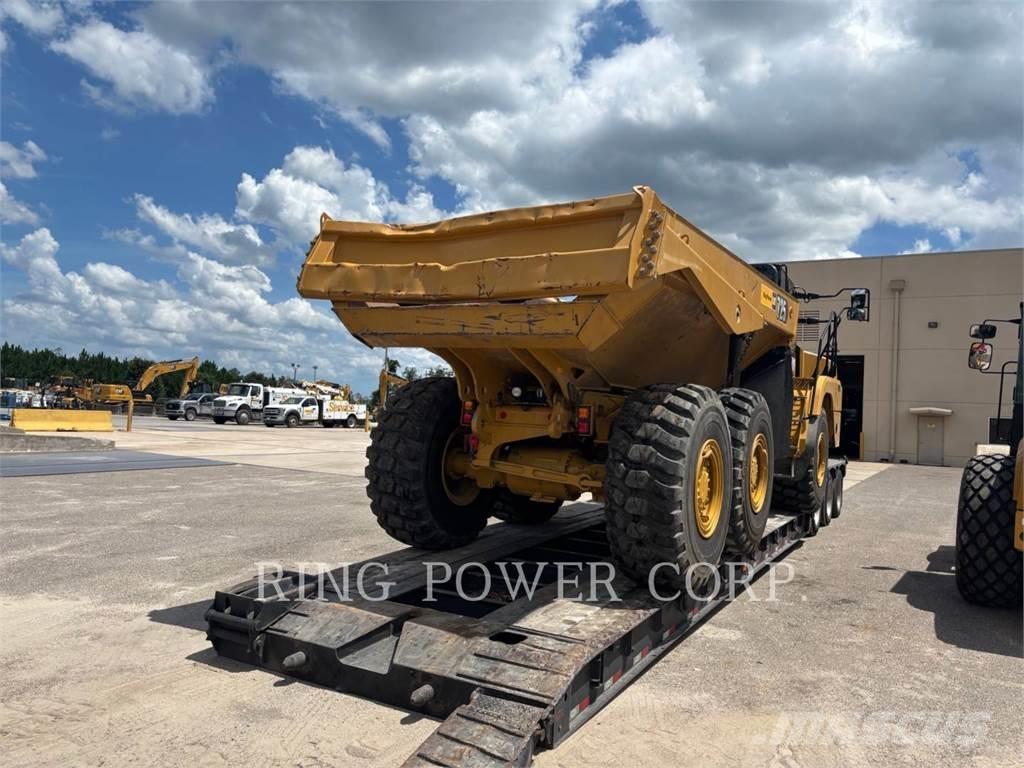CAT 725TG Шарнирно-сочленённые самосвалы