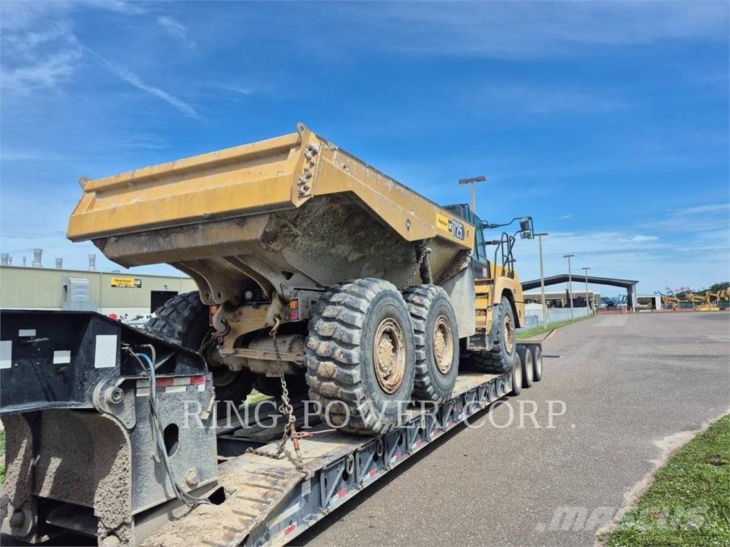 CAT 725TG Шарнирно-сочленённые самосвалы