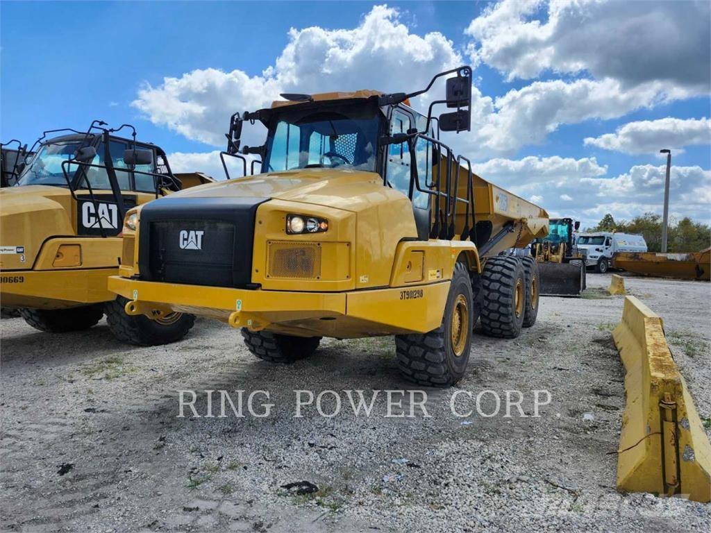 CAT 725TG Шарнирно-сочленённые самосвалы
