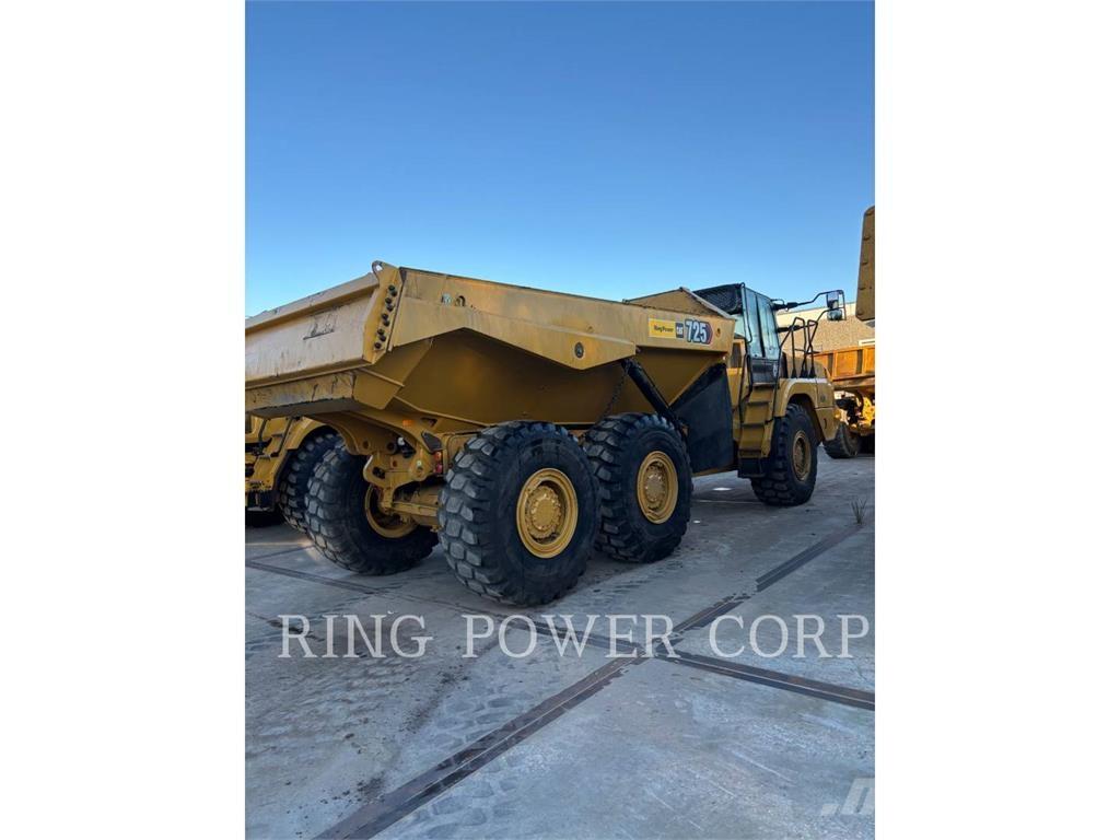 CAT 725TG Шарнирно-сочленённые самосвалы