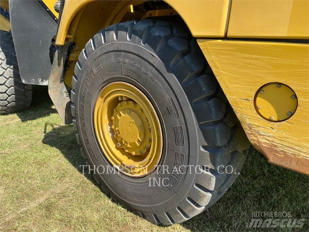 CAT 730 Шарнирно-сочленённые самосвалы