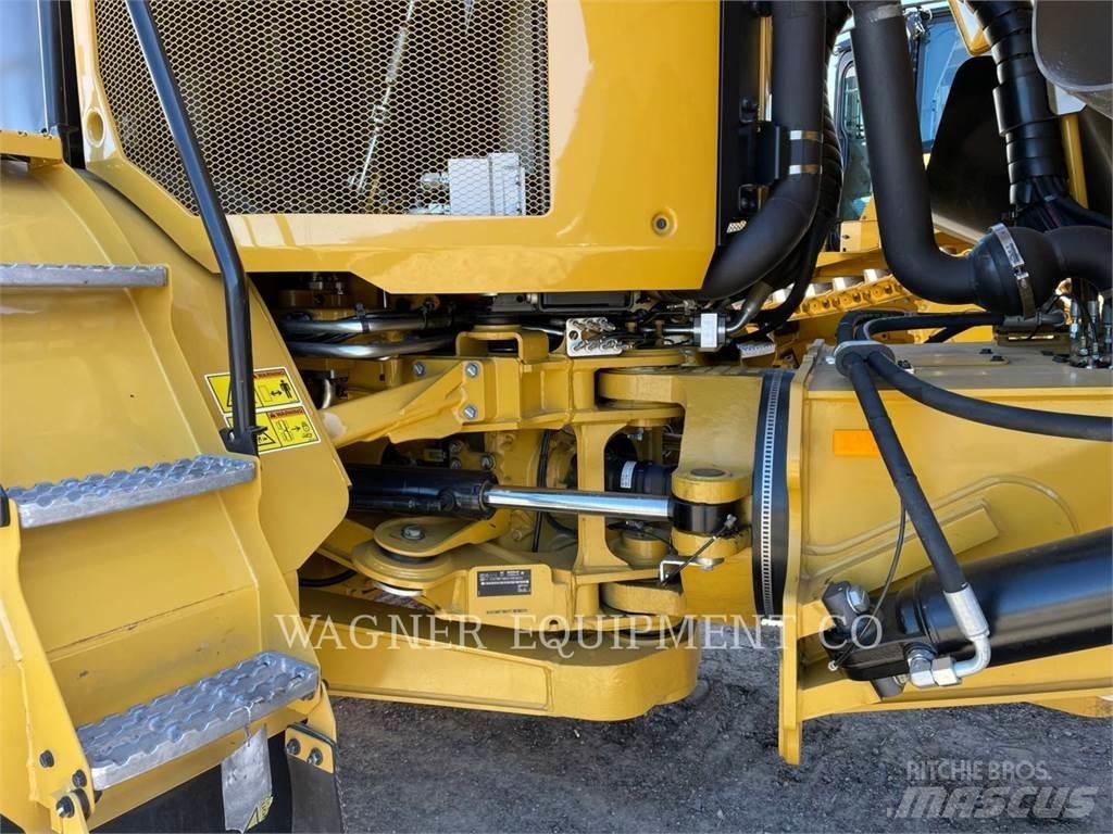 CAT 730 Шарнирно-сочленённые самосвалы