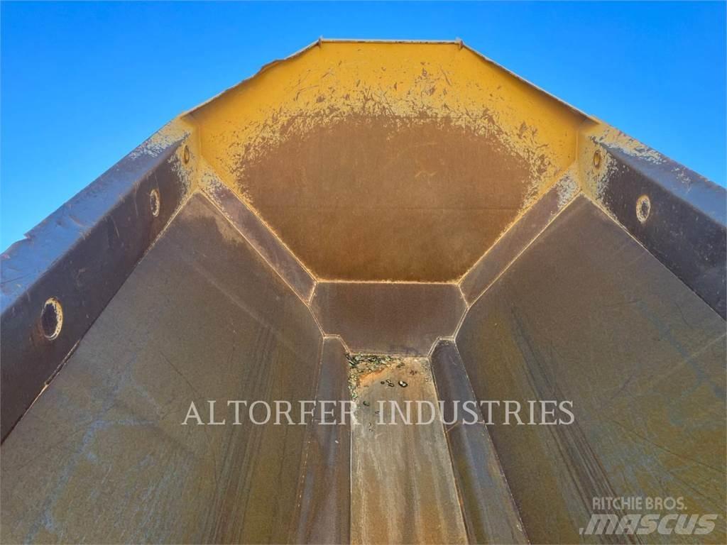 CAT 730 Шарнирно-сочленённые самосвалы