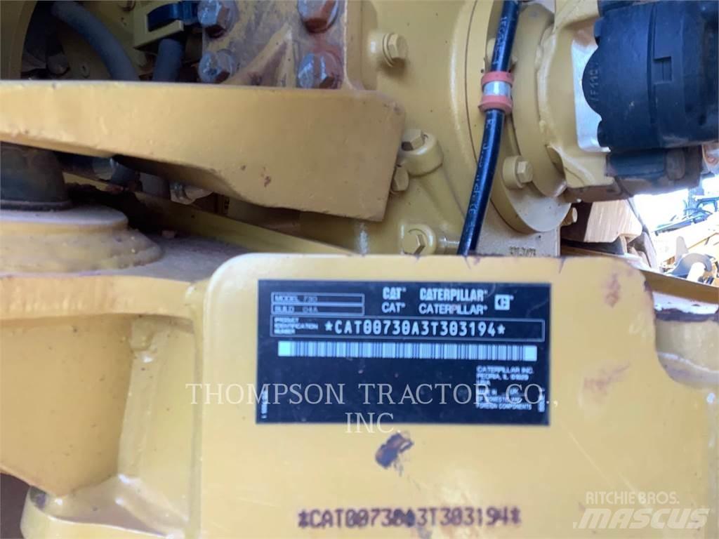 CAT 730 Шарнирно-сочленённые самосвалы