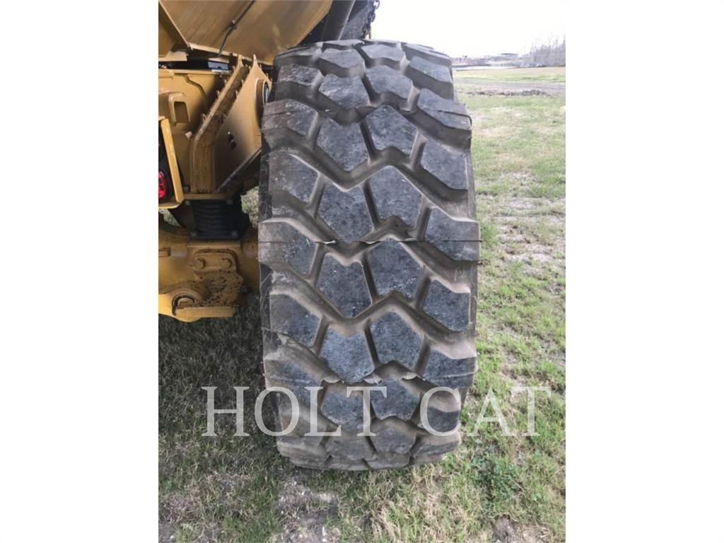 CAT 730 Шарнирно-сочленённые самосвалы