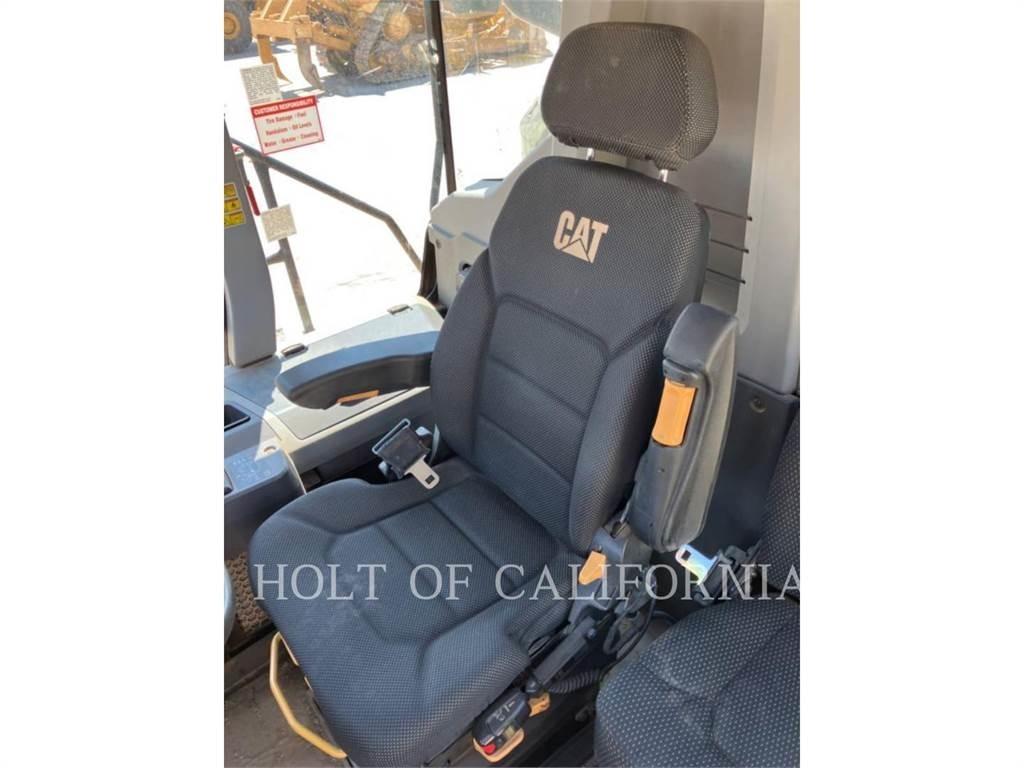 CAT 730 Шарнирно-сочленённые самосвалы