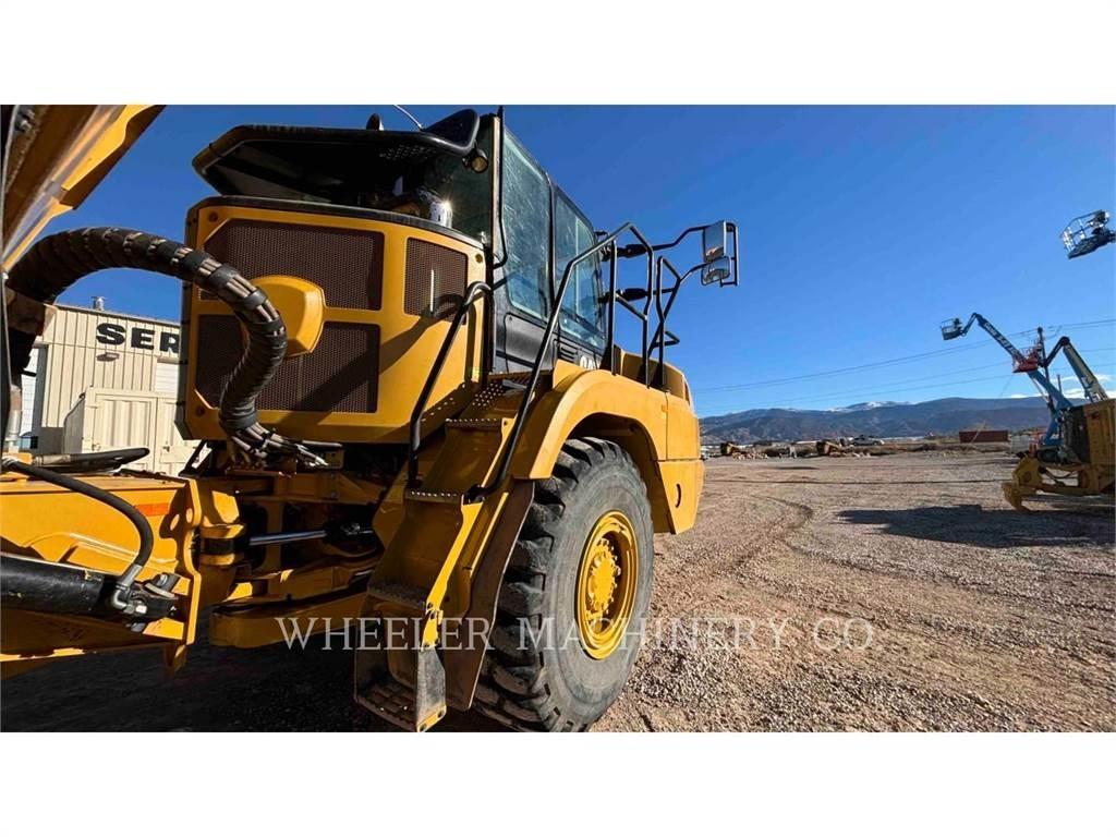 CAT 730 Шарнирно-сочленённые самосвалы