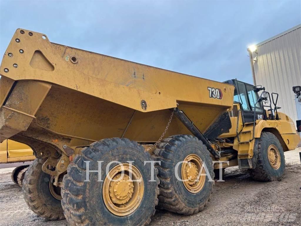 CAT 730 Шарнирно-сочленённые самосвалы