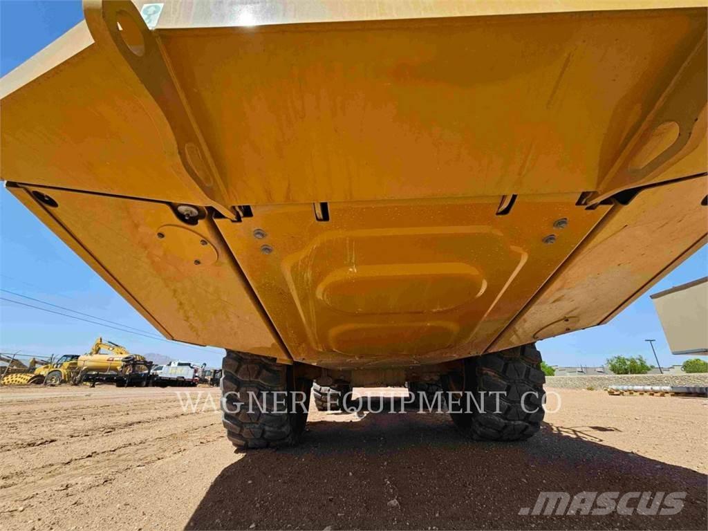 CAT 730 Шарнирно-сочленённые самосвалы