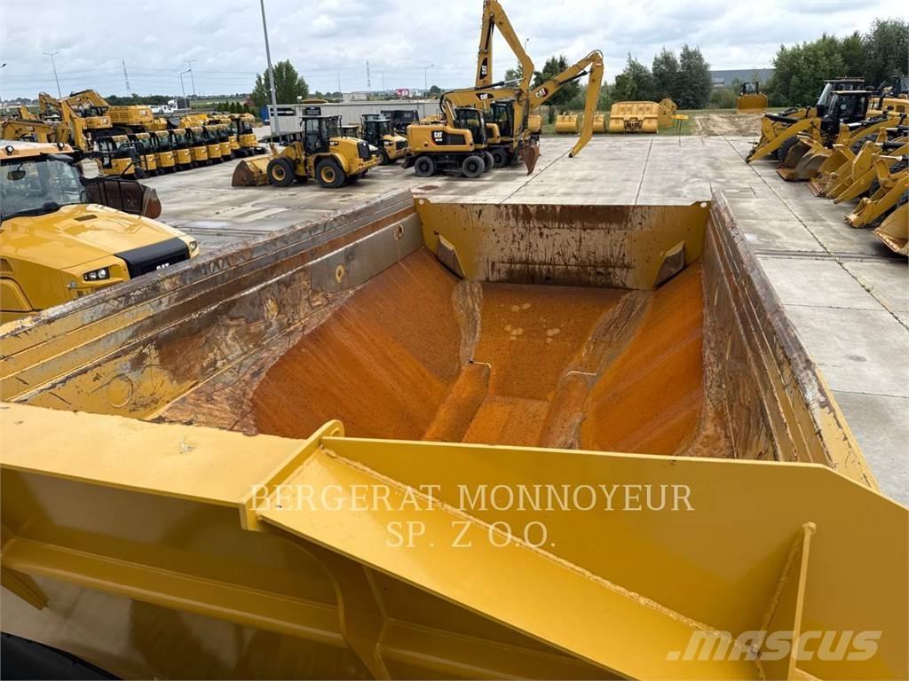 CAT 730 Шарнирно-сочленённые самосвалы