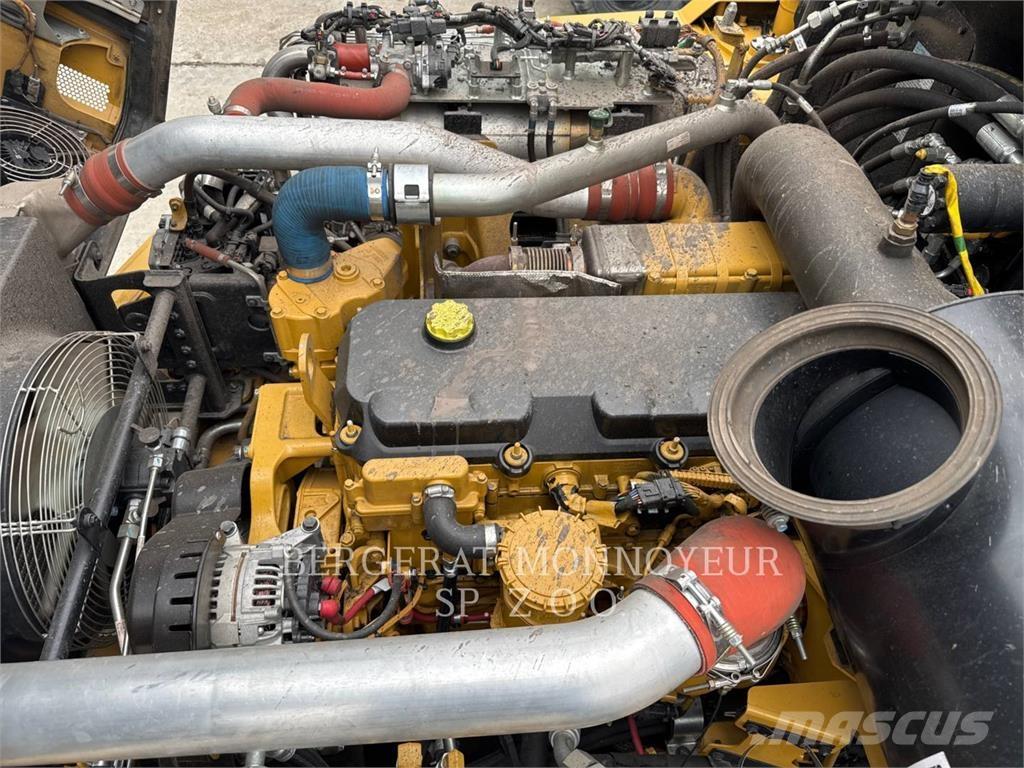 CAT 730 Шарнирно-сочленённые самосвалы