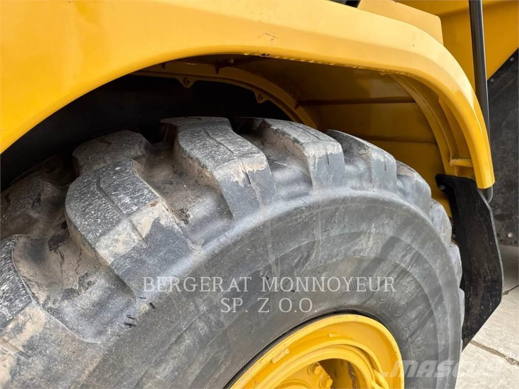 CAT 730 Шарнирно-сочленённые самосвалы