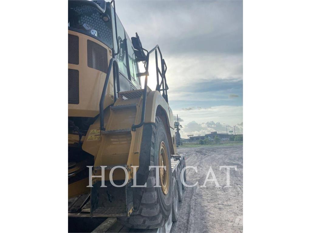 CAT 730 Шарнирно-сочленённые самосвалы