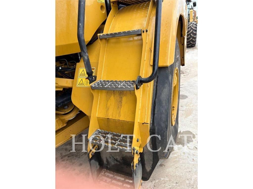 CAT 730 Шарнирно-сочленённые самосвалы