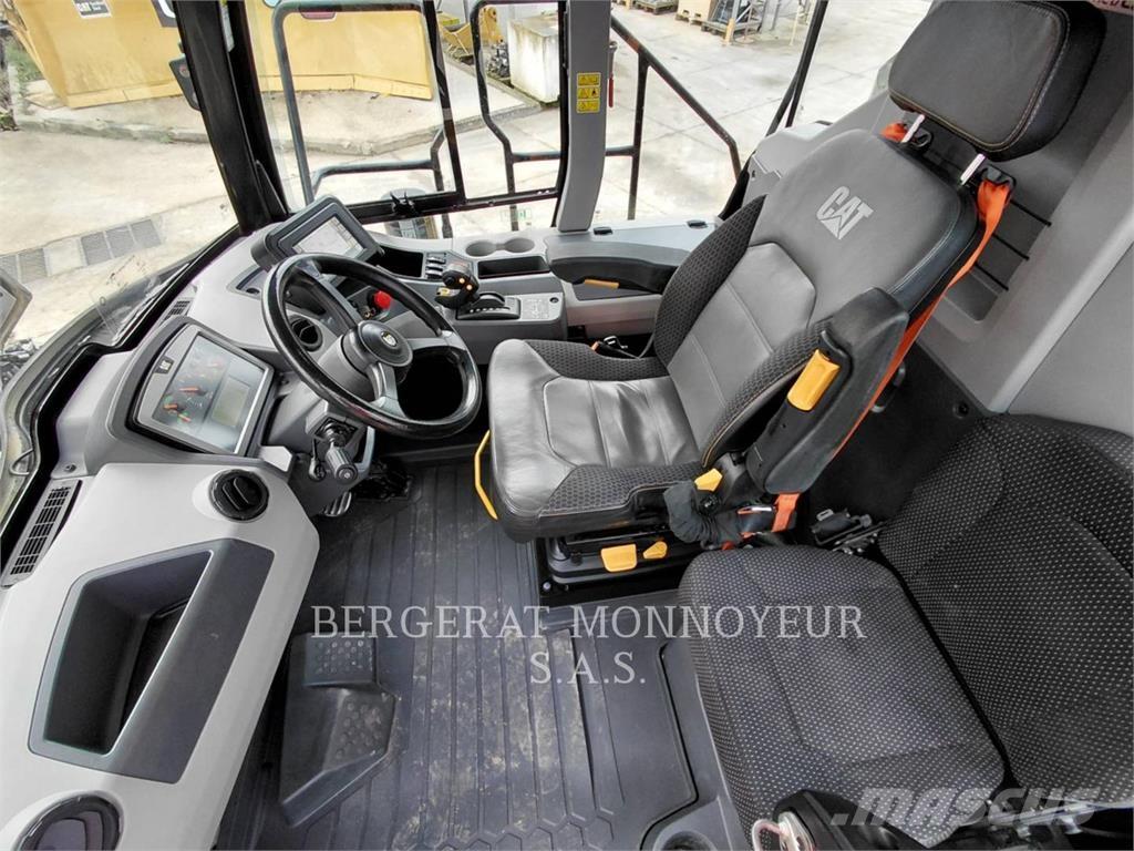 CAT 730 Шарнирно-сочленённые самосвалы