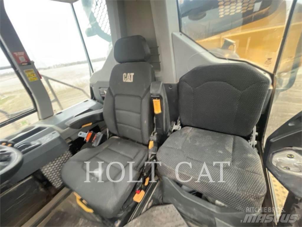 CAT 730 Шарнирно-сочленённые самосвалы