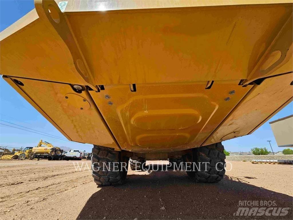 CAT 73004 Шарнирно-сочленённые самосвалы