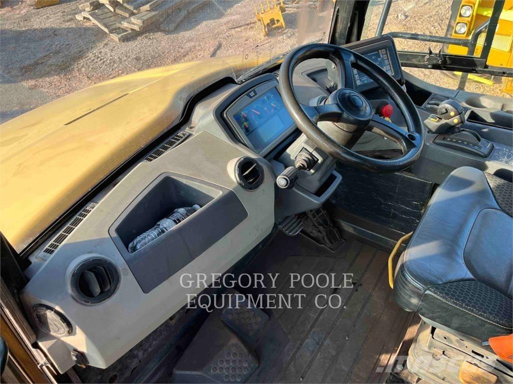 CAT 73004 Шарнирно-сочленённые самосвалы