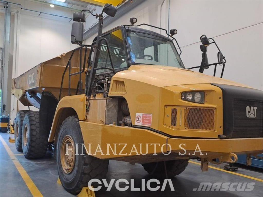 CAT 730C Шарнирно-сочленённые самосвалы