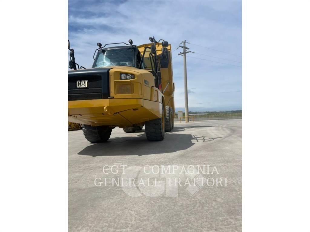 CAT 730C2 Шарнирно-сочленённые самосвалы