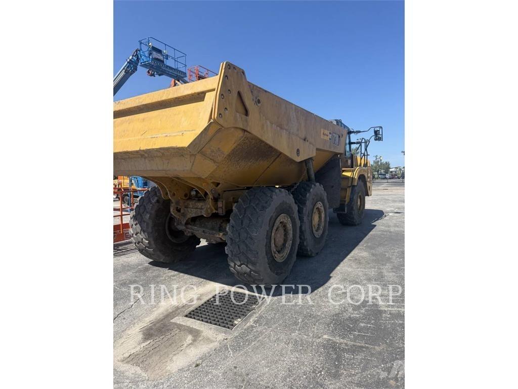 CAT 730TG Шарнирно-сочленённые самосвалы