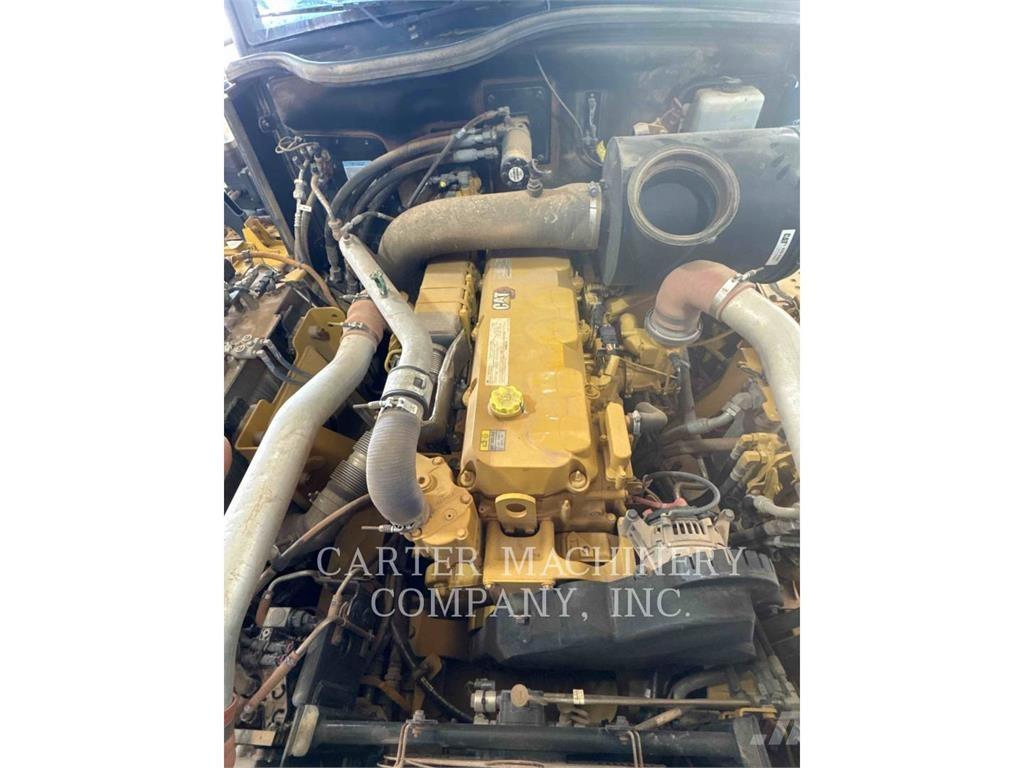 CAT 730TG Шарнирно-сочленённые самосвалы