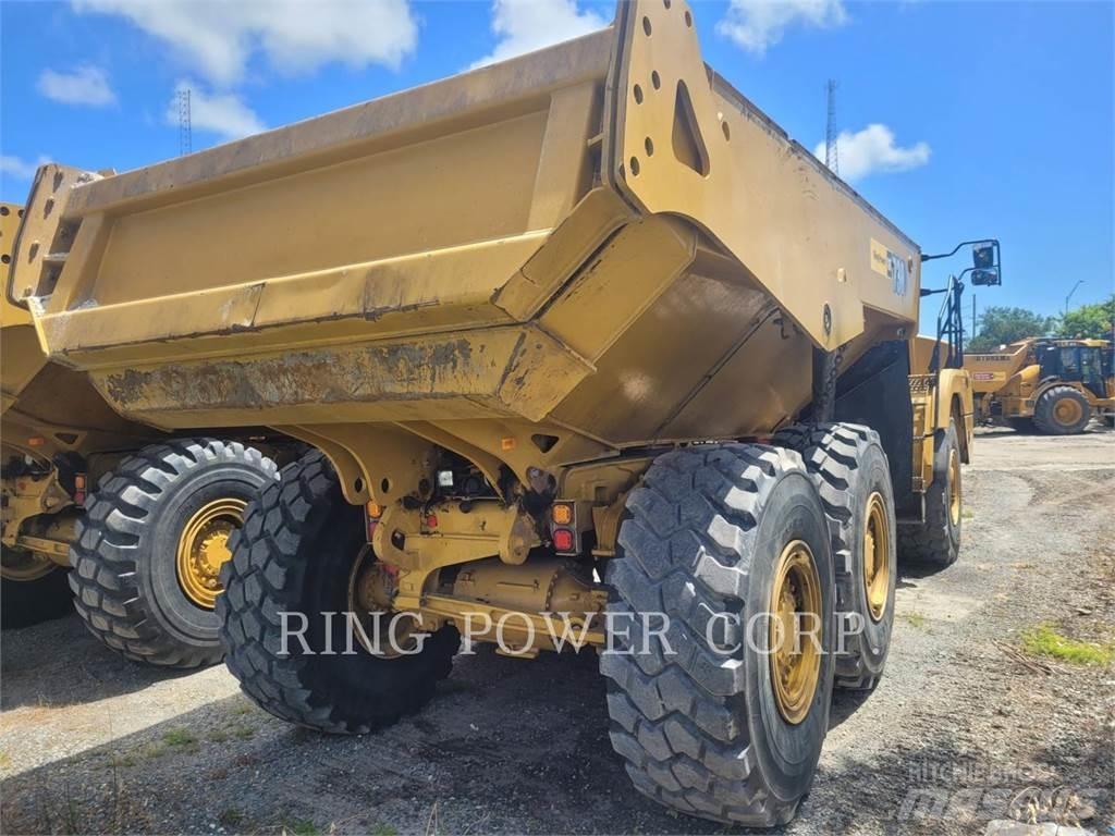 CAT 730TG Шарнирно-сочленённые самосвалы