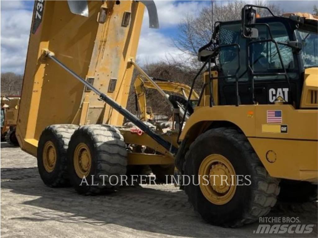 CAT 735 Шарнирно-сочленённые самосвалы