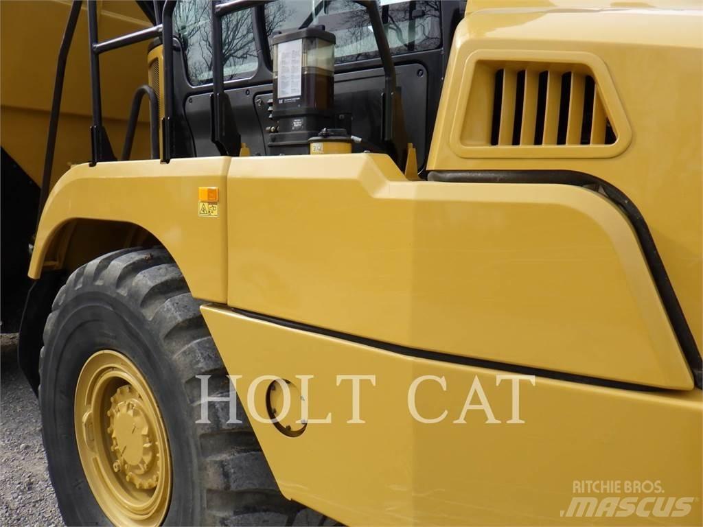 CAT 735 Шарнирно-сочленённые самосвалы
