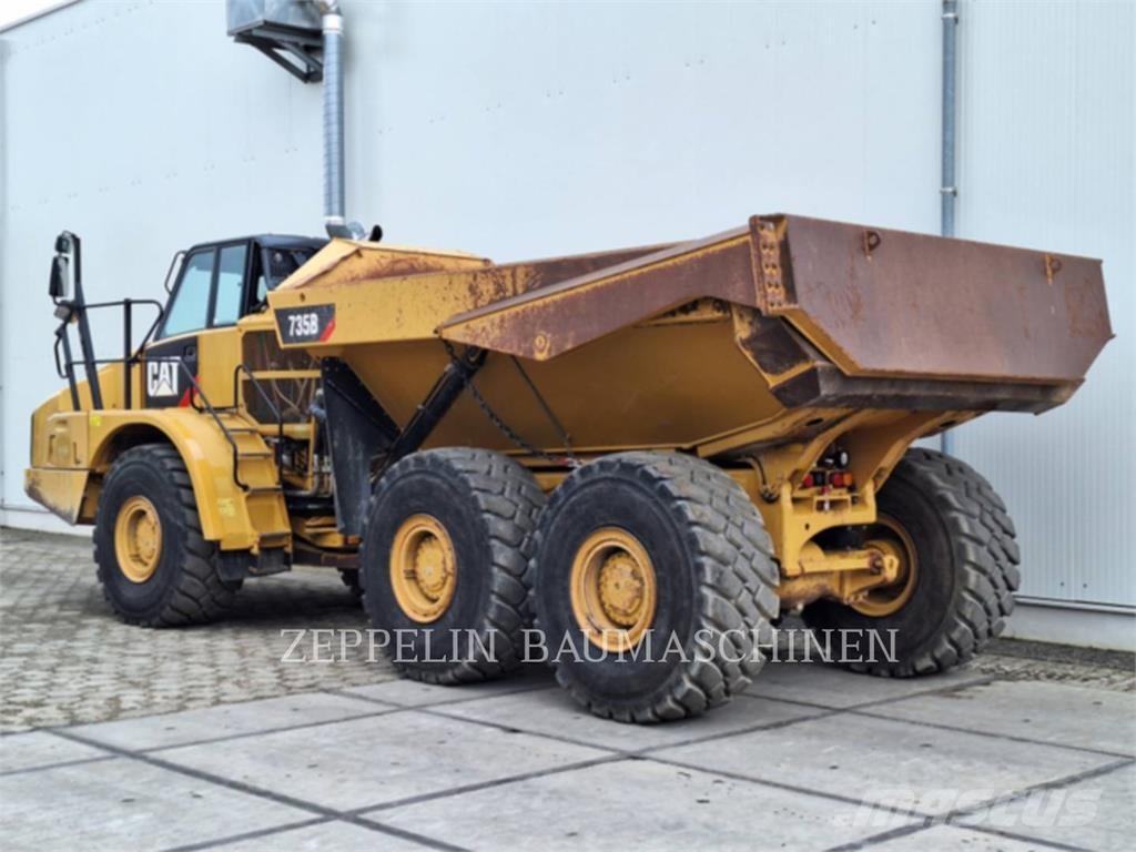 CAT 735B Шарнирно-сочленённые самосвалы