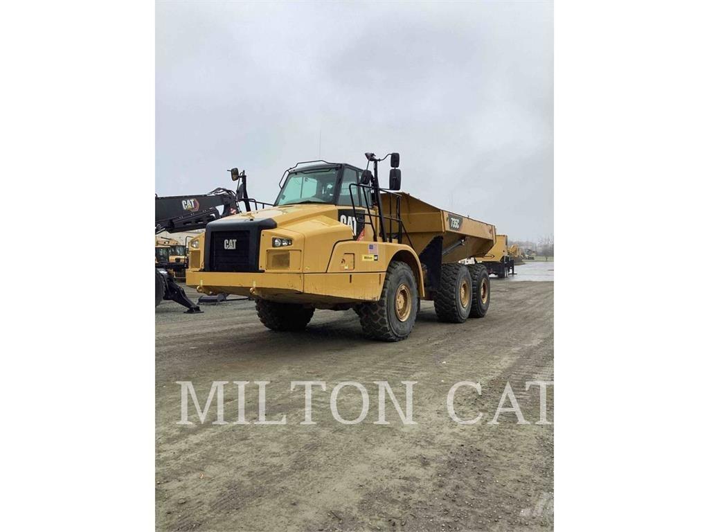 CAT 735C Шарнирно-сочленённые самосвалы