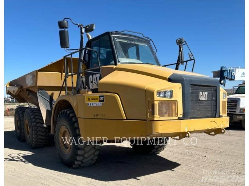 CAT 735C Шарнирно-сочленённые самосвалы