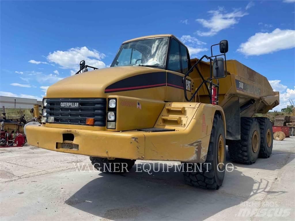 CAT 740 Шарнирно-сочленённые самосвалы