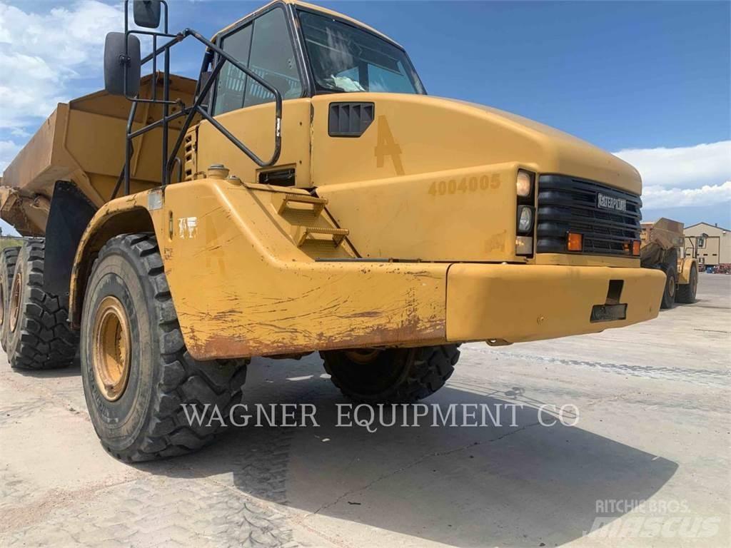 CAT 740 Шарнирно-сочленённые самосвалы