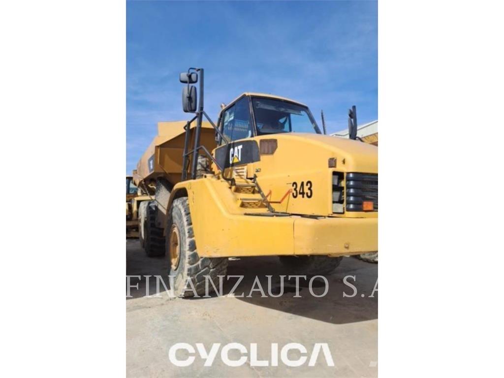 CAT 740 Шарнирно-сочленённые самосвалы