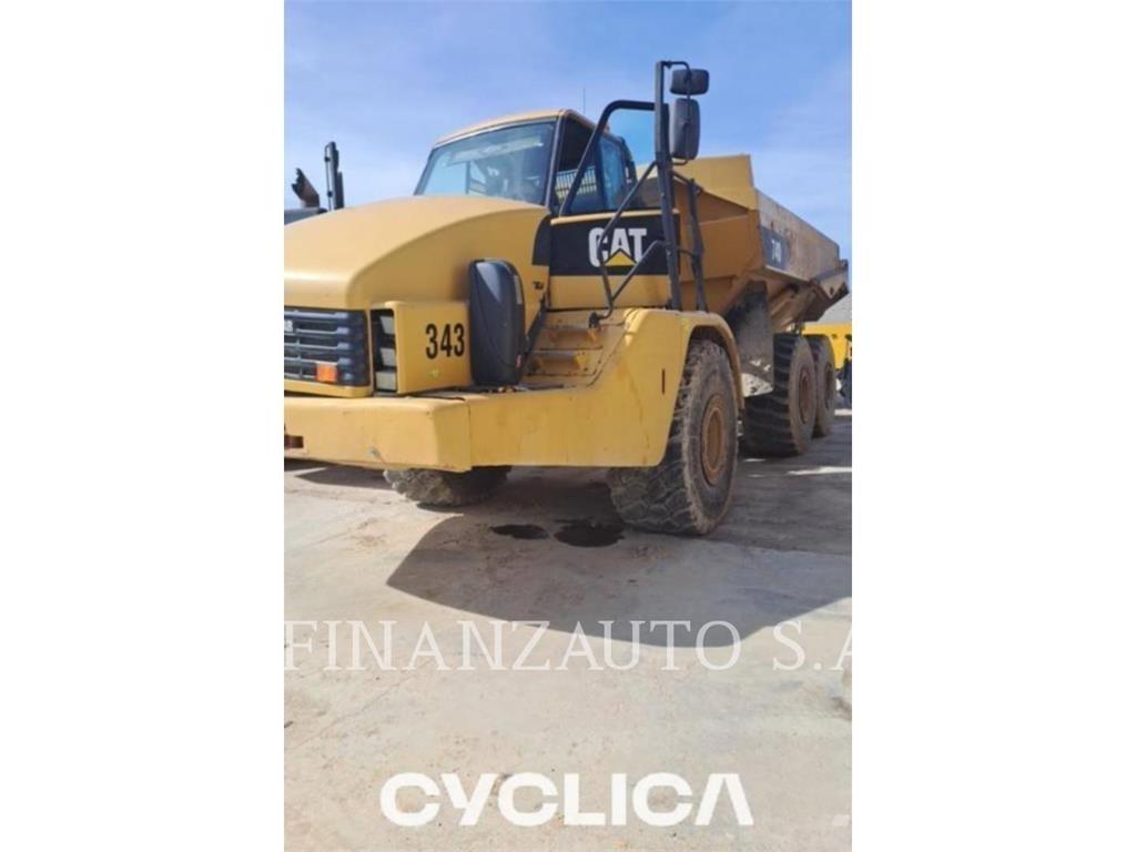 CAT 740 Шарнирно-сочленённые самосвалы