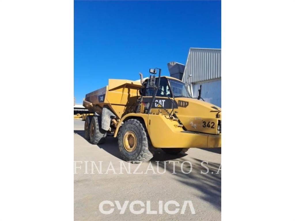 CAT 740 Шарнирно-сочленённые самосвалы